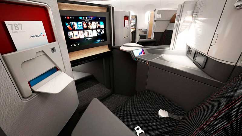 American Airlines presentó nuevos asientos premium con mayor privacidad para los viajes largos