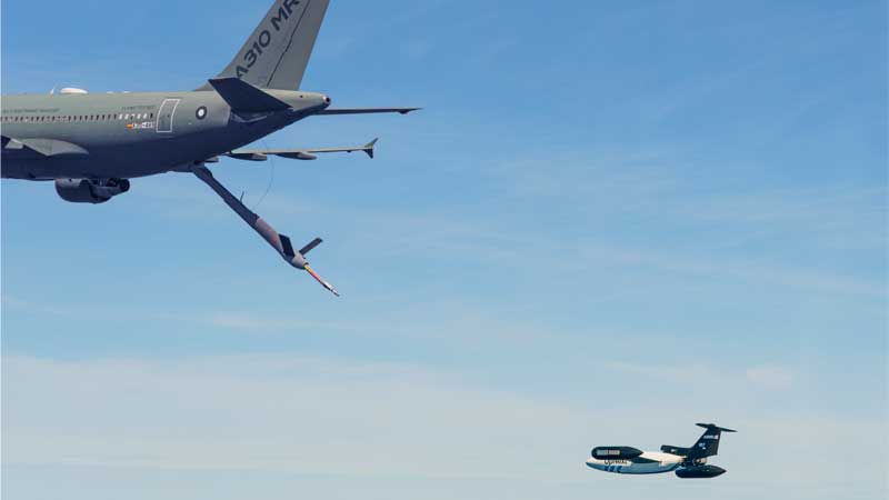 Airbus logra el guiado y control autónomo en vuelo de un dron desde un avión cisterna
