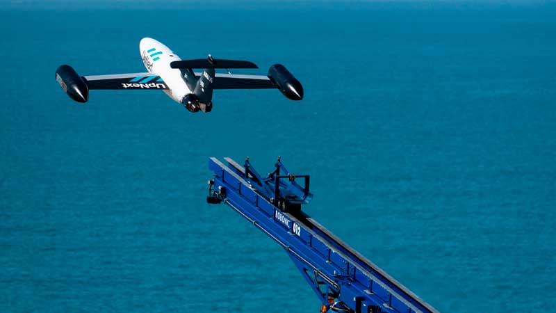 Airbus logra el guiado y control autónomo en vuelo de un dron desde un avión cisterna