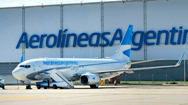 Aerolíneas Argentinas presentó su primer avión para carga