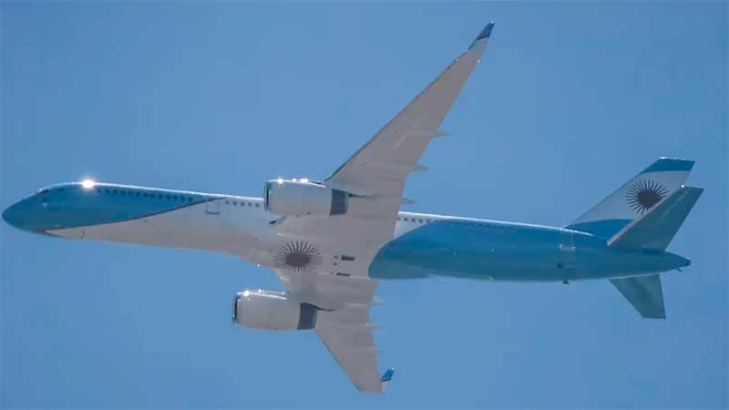El nuevo avión presidencial ya está en vuelo para llegar a la Argentina