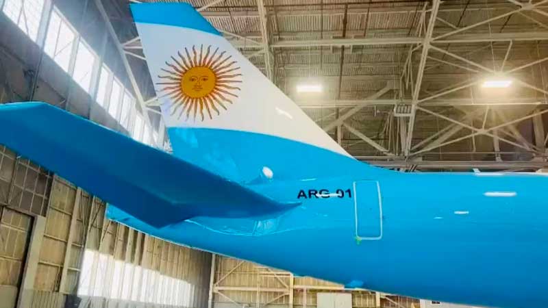 Las primeras fotos del nuevo avión presidencial: nuevo nombre y diseño de colores