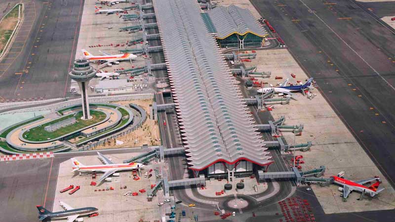 El Aeropuerto de Madrid marca un nuevo récord de pasajeros en 2023