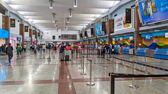 Crece el tráfico aéreo de pasajeros en Latinoamérica en el primer ...