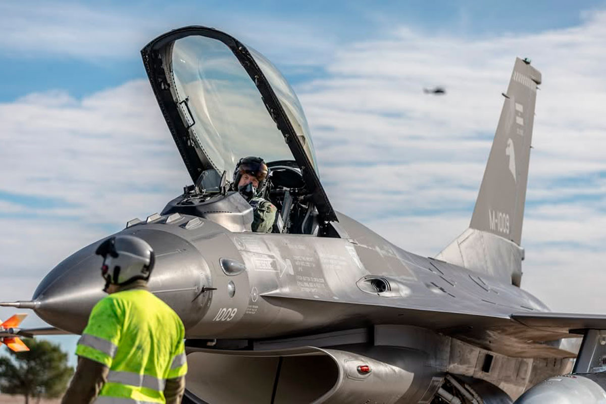 Los F-16 ya cruzan el Atlántico rumbo a Argentina en un operativo histórico