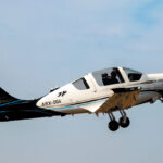 FAdeA presentó el IA-100B