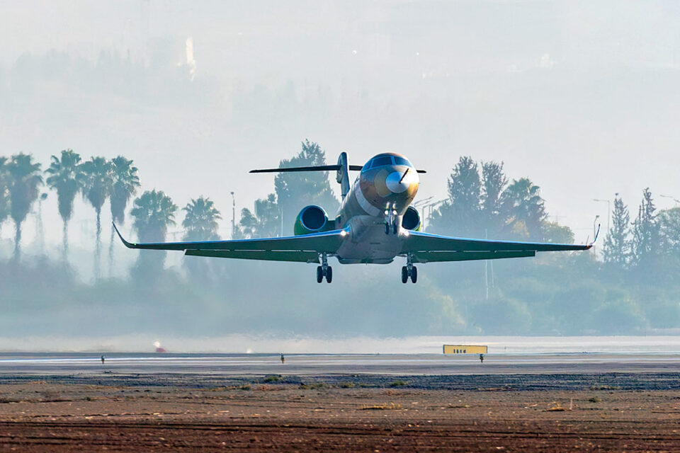 El Gulfstream G300 realizó su primer vuelo
