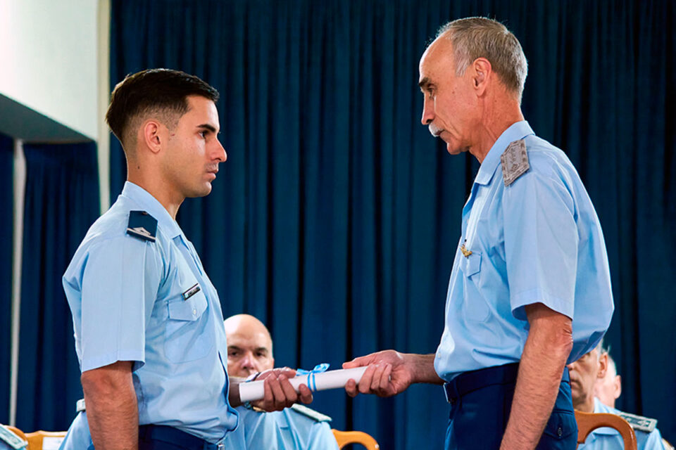 Egreso del Curso Básico Conjunto de Piloto Militar 2025