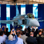 Brasil presenta su primer caza Gripen E nacional