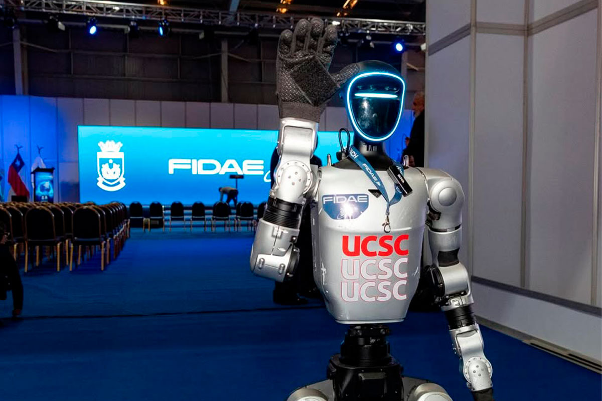 FIDAE 2026 abrió en Chile con show aéreo y tecnología