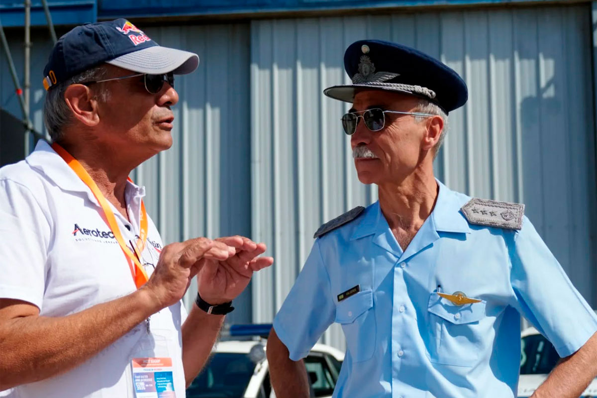 Gustavo Valverde participa de FIDAE 2026 representando a la Fuerza Aérea Argentina
